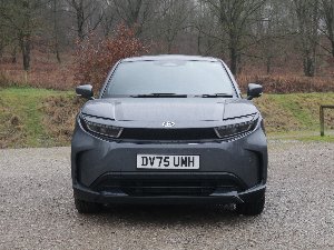 Front view of a grey car with number plate DV75 UMH.